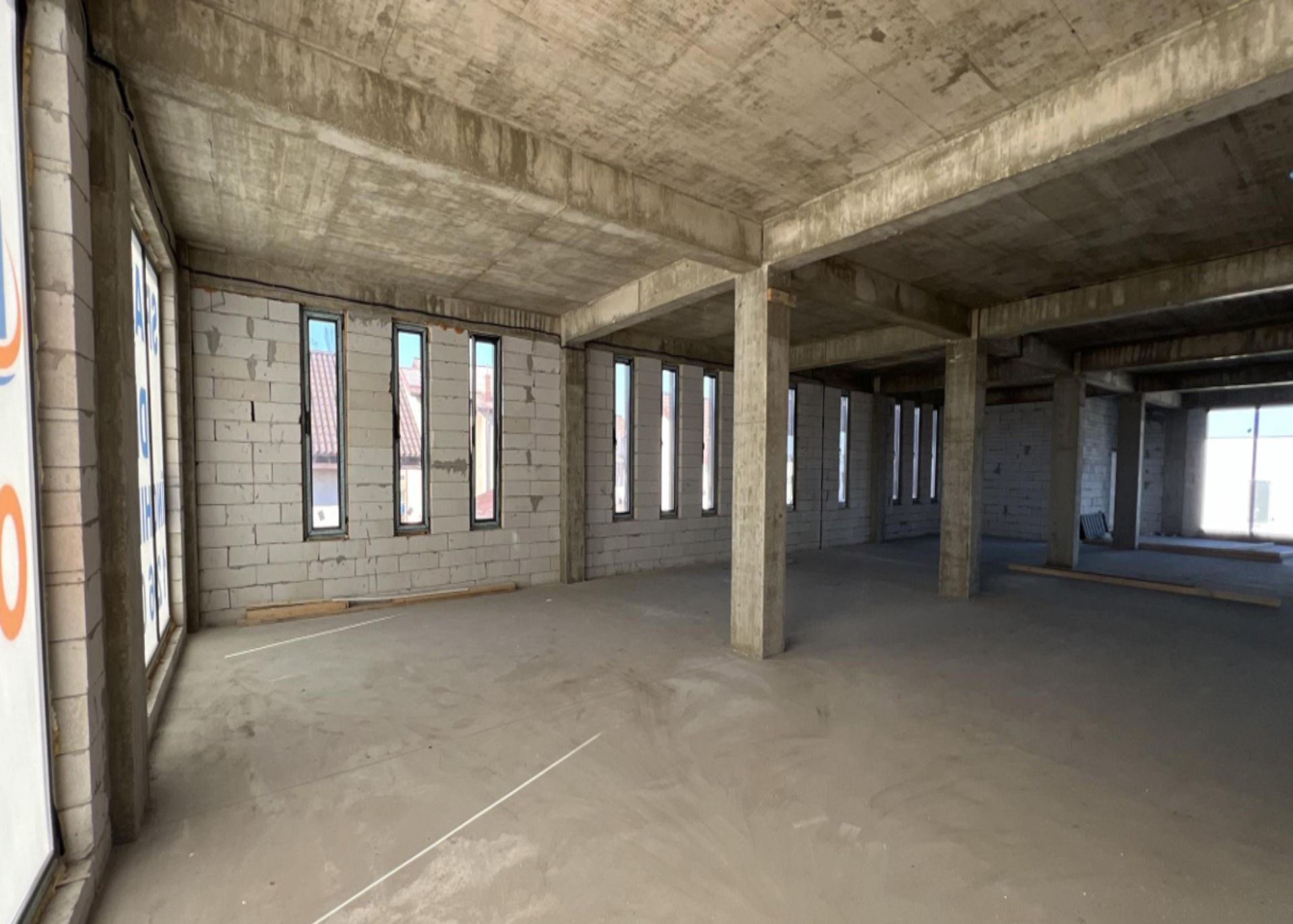 Spatiu comercial de inchiriat in Tunari, poza interior etaj 1.jpeg