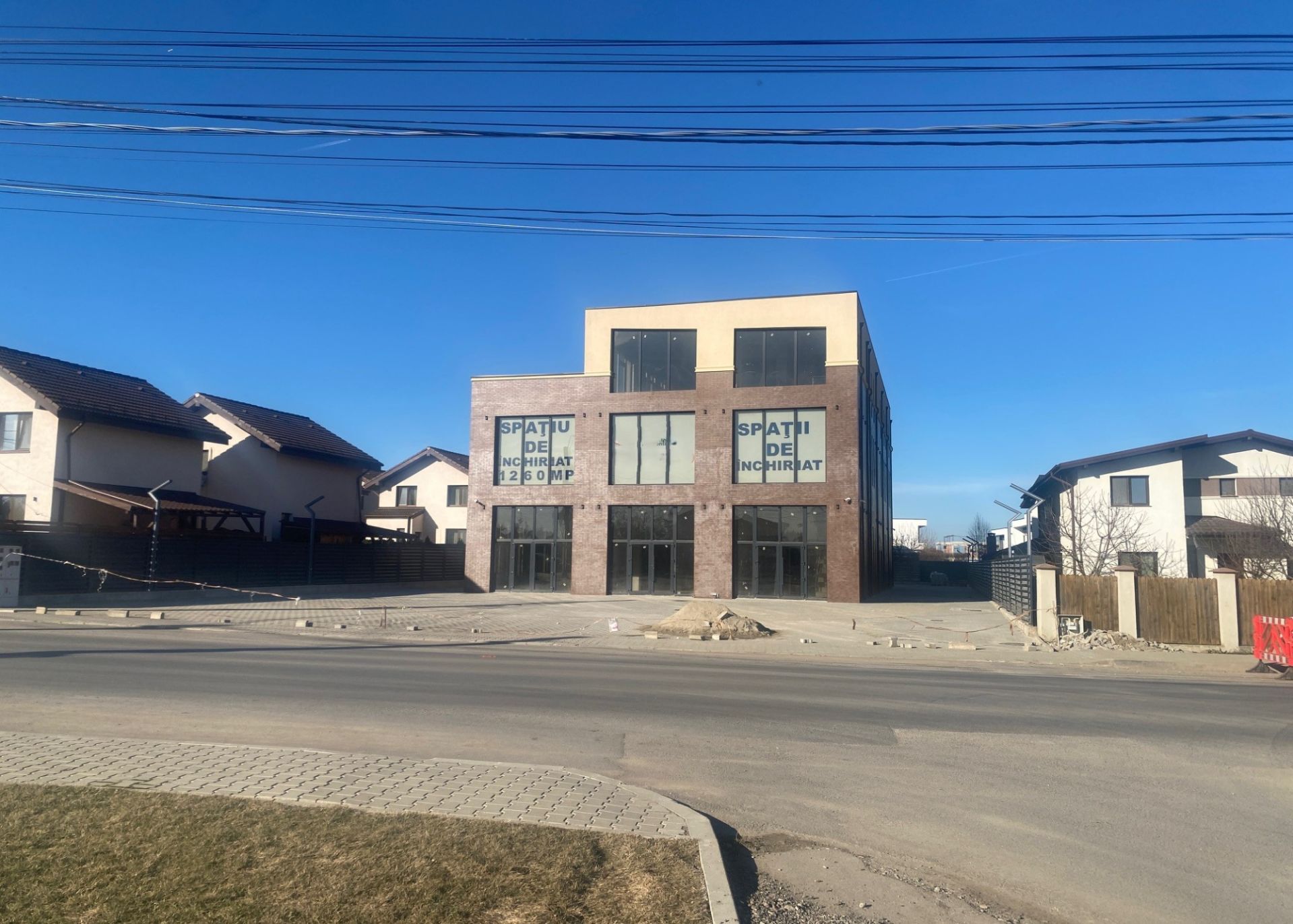 Spatiu comercial de inchiriat Tunari,poza fadata.jpeg