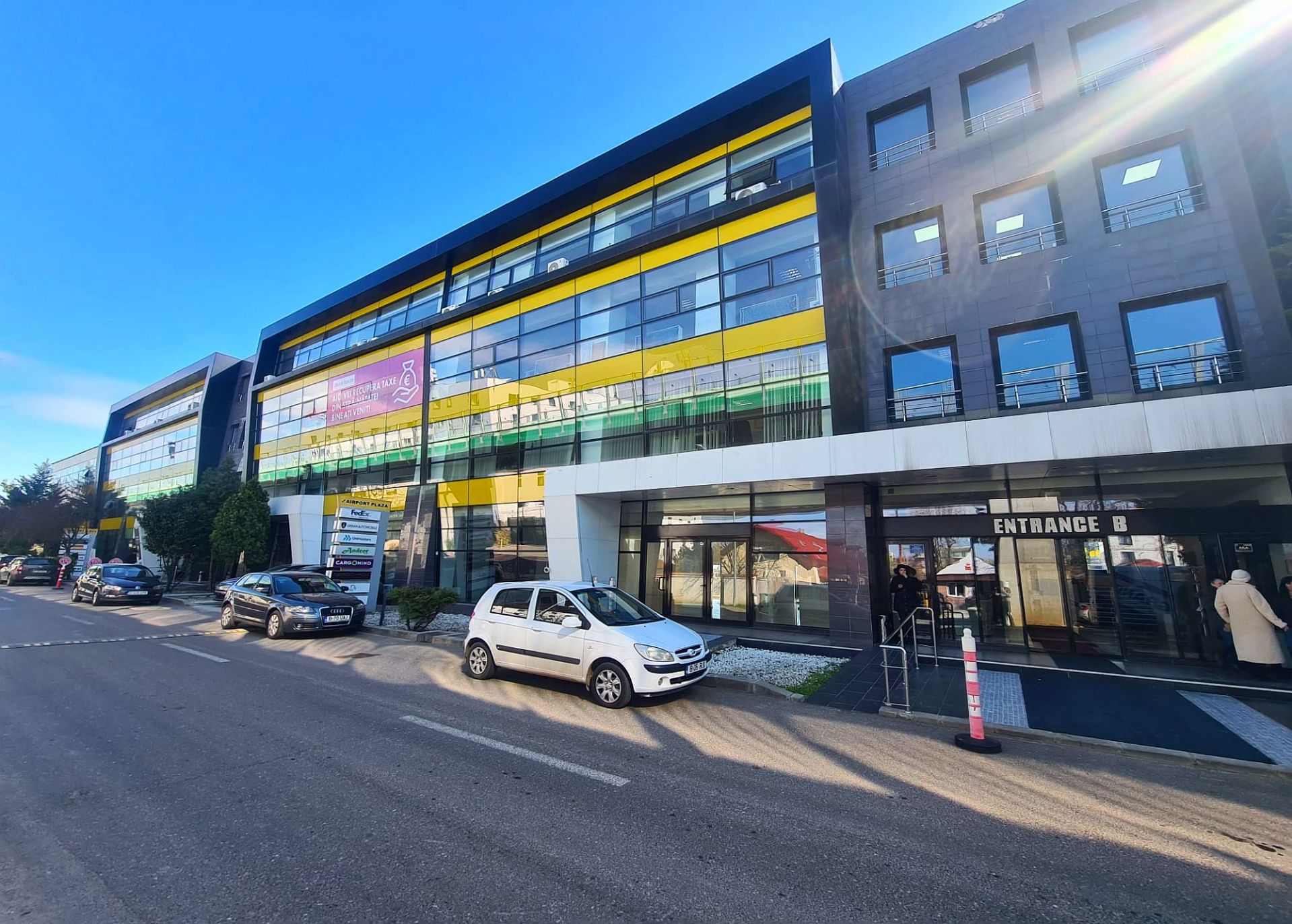 Airport Plaza - poza 3.jpg