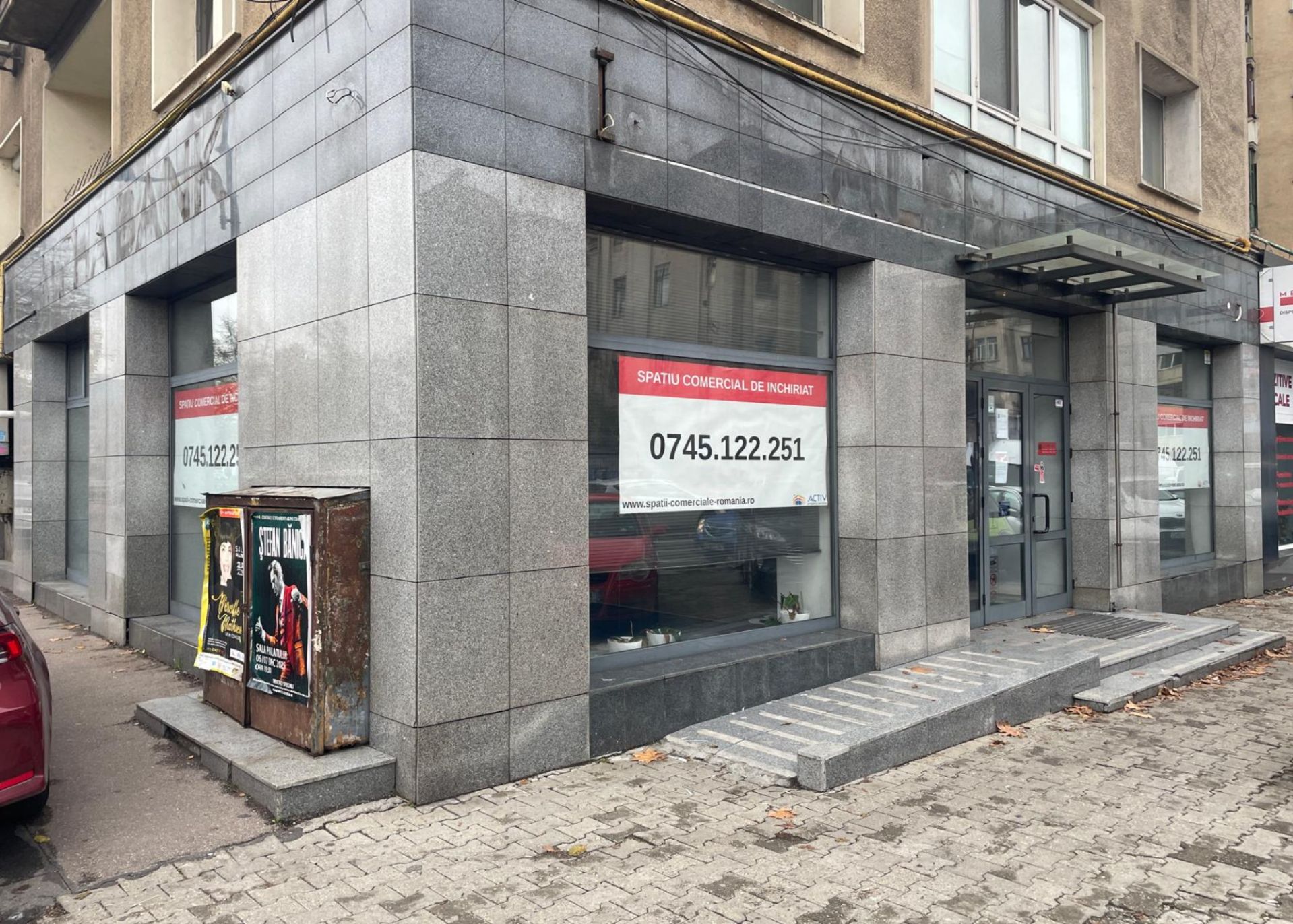 spatiu comercial de inchiriat sector 5, poza fatada Spatiu comercial de inchiriat sector 5, trafic auto si pietonal intens.