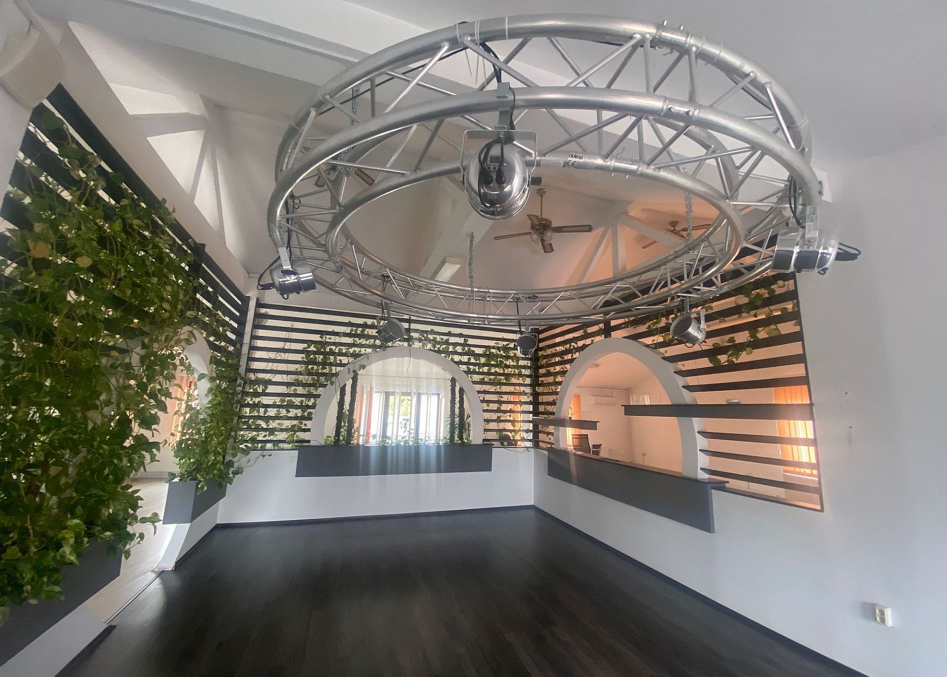 Zarii 9 - poza 6.JPG